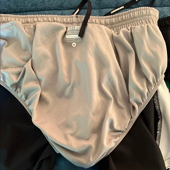 Lot of three Nike running shorts - Picture 8 of 14